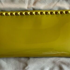 Carmen Sol Olive Green Clutch